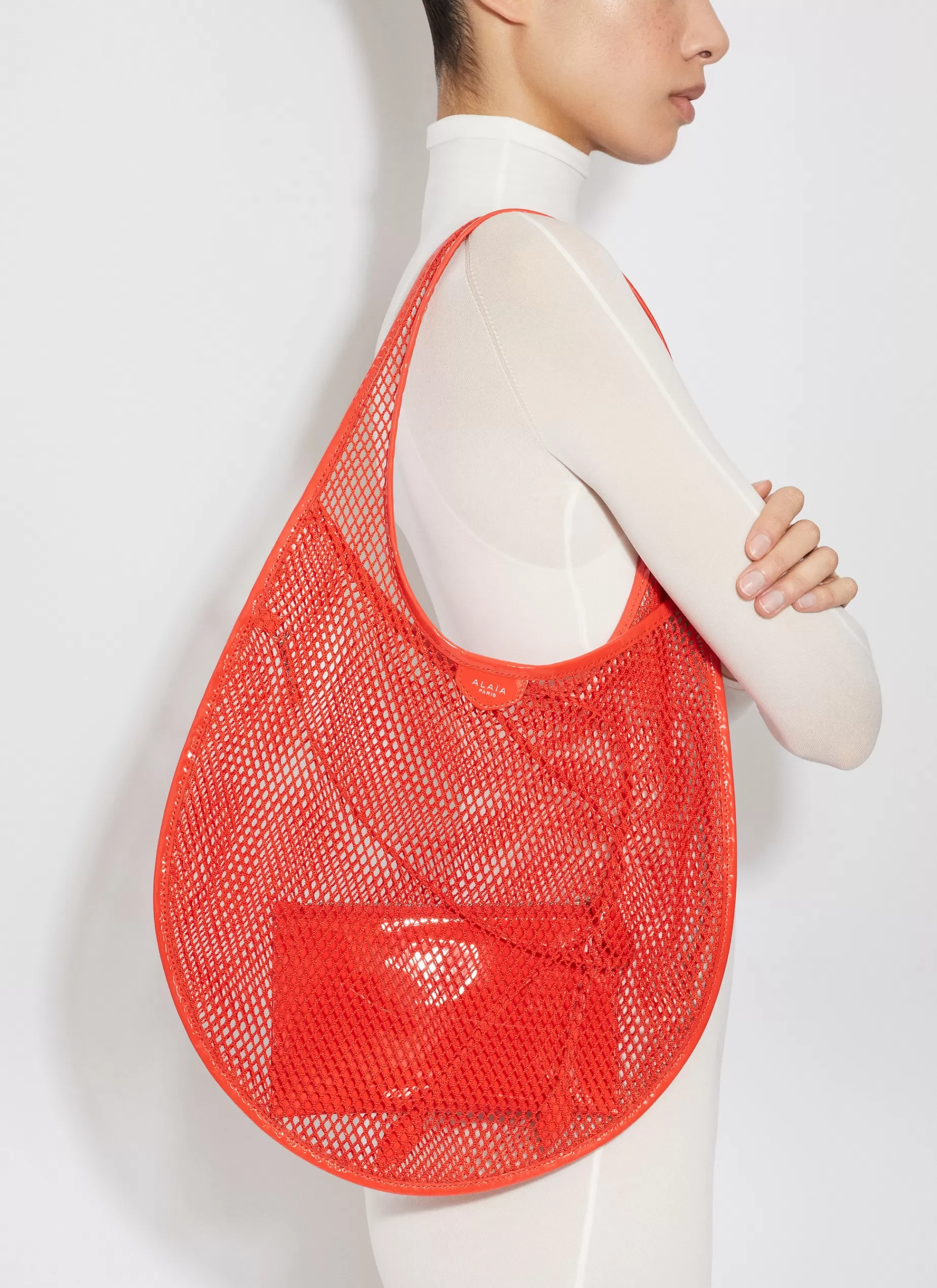 Alaïa TASCHE ONE PIECE MEDIUM AUS NETZSTOFF< Tote Bags
